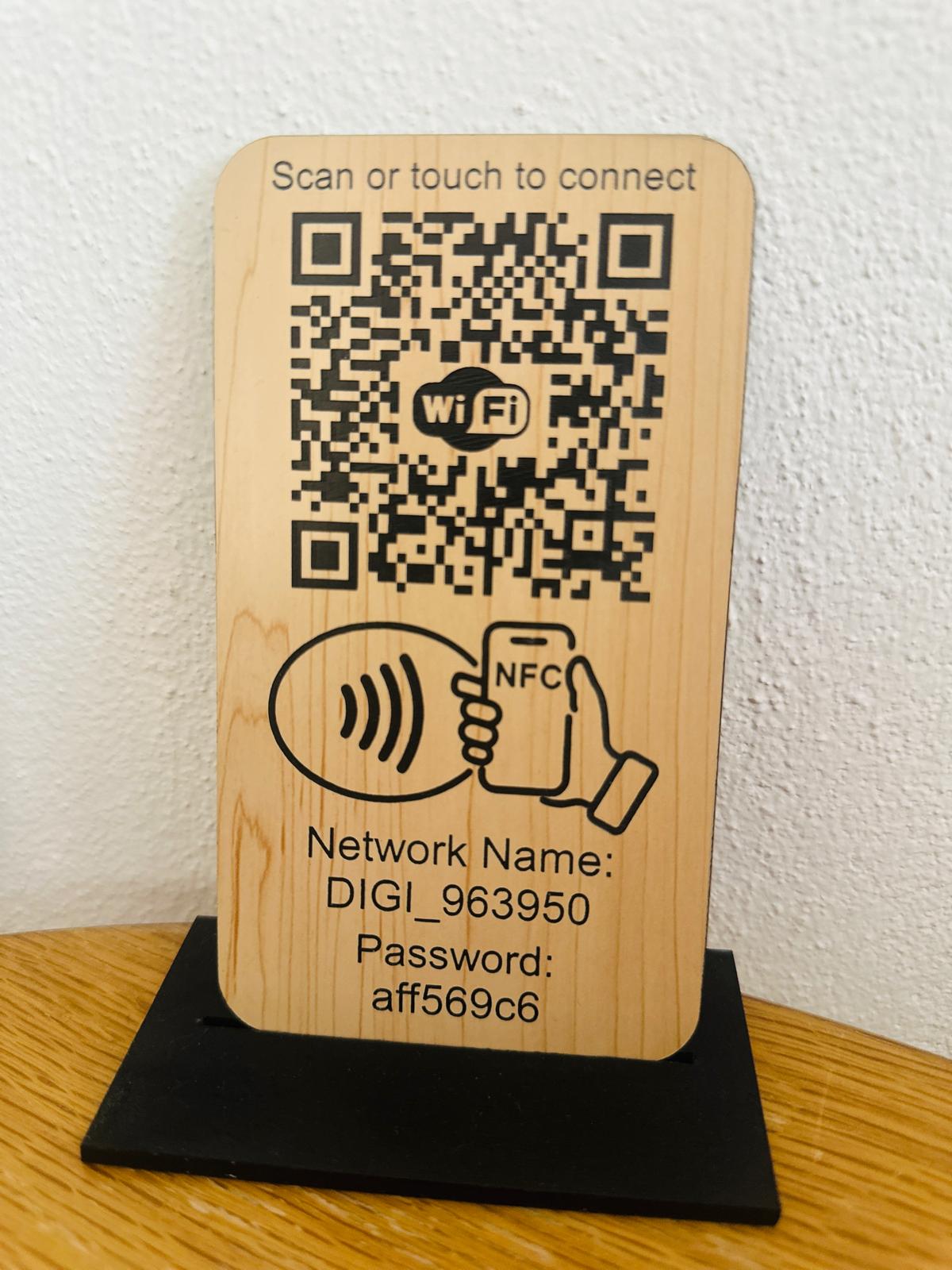 Placuta conectare WIFI cu NFC si QR Wood